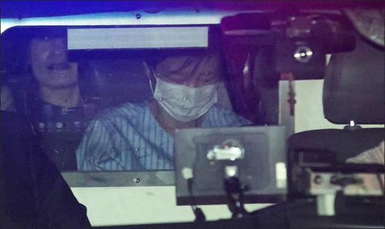 9日，朴槿惠出院后乘囚车离开