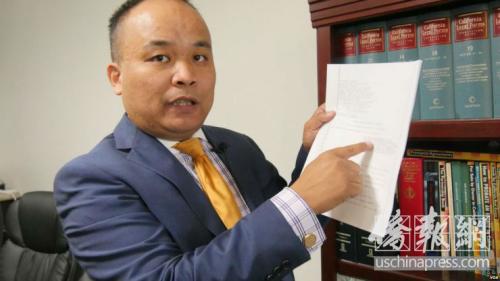 劉律師提醒廣大華裔新移民,在美國反移民政策的籠罩下,大家保持低調,別到處“嘚瑟”。(僑報記者 高睿 攝)