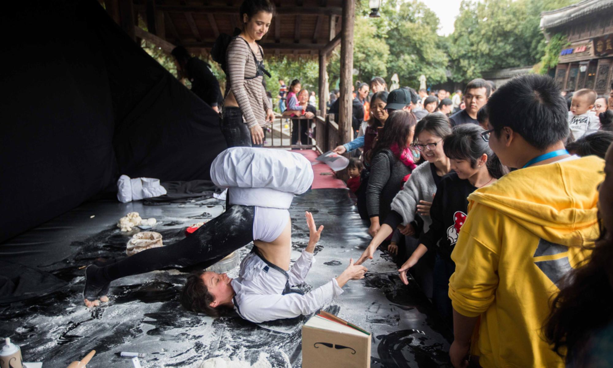 两个月武汉代生的怎么找耳朵外面有黄痂