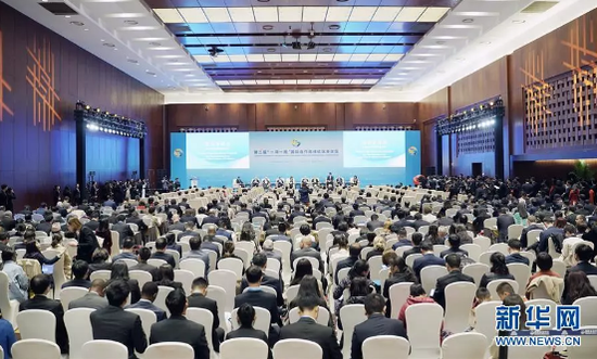 ����4��25�գ��ڶ��조һ��һ·�����ʺ����߷���̳��������ͨ������̳�ڱ������С��»������ ���� ��