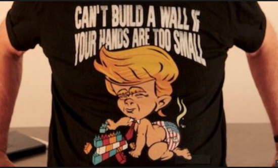 墨西哥前总统穿漫画T恤讽刺特朗普。（图片来源：独立报）