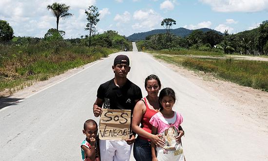 委内瑞拉危机:150万委内瑞拉人逃离祖国(图)