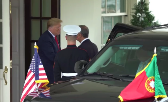 美国总统特朗普会晤葡萄牙总统德索萨。（图片来源：俄罗斯卫星网）