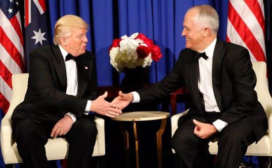 资料图片:2017年5月,特朗普与特恩布尔在纽约举行会晤。(美联社)