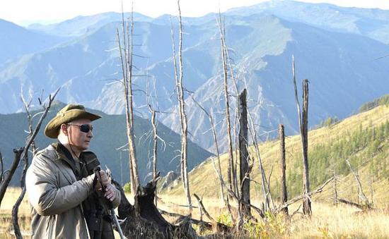 普京有了自己的真人秀 俄电视台播出其休假画