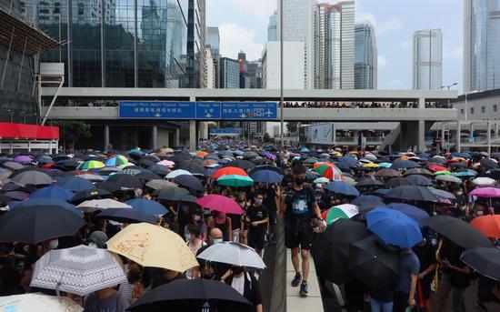 8月31日，香港多地出现非法集会。