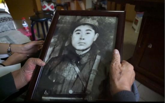 ∆ 当时只有19岁的陈曾吉，这是陈曾吉留给家人最后的影像，也是他留下的唯一一张照片。