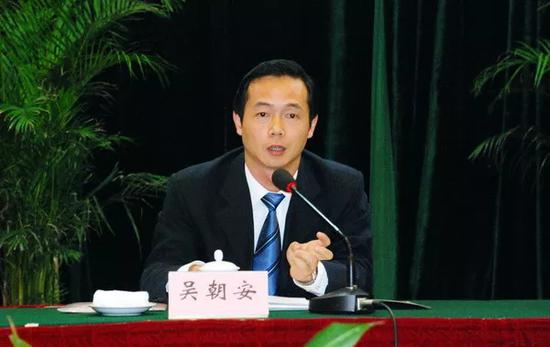 去哪儿网现金卷兑换码_澳大利亚公交车司机遭持刀乘客袭击 耳朵被割伤
