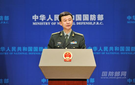 4月26日下午,国防部召开4月例行记者会,国防部新闻局局长、国防部新闻发言人吴谦大校回答记者提问。李爱明 摄