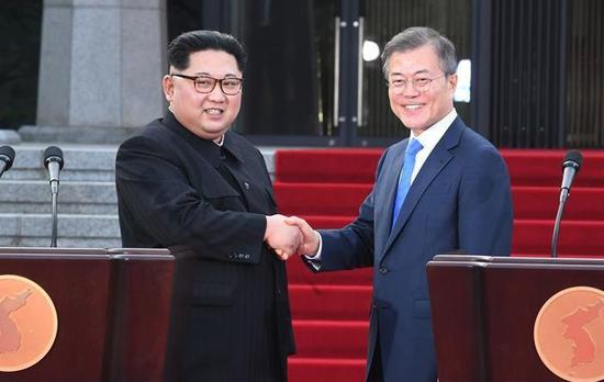 资料图:金正恩和文在寅