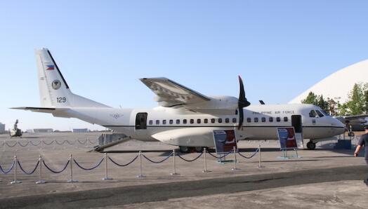 23日,菲律宾空军带着记者赴黄岩岛上空进行海上巡逻。(图源:Rappler新闻网)