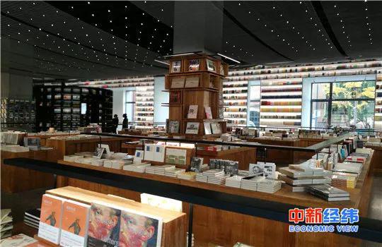 实体书店。中新经纬 罗琨 摄