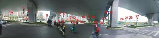 澎湃新闻:成都一处路口设37个红绿灯：路口交通复杂(图)