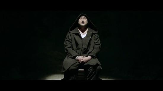 4月,恐怖悬疑片《惊悚小说》由同名的网络小说改编,讲述了由过气作家创作一部叫做《惊悚小说》的作品而引发的连环事件。