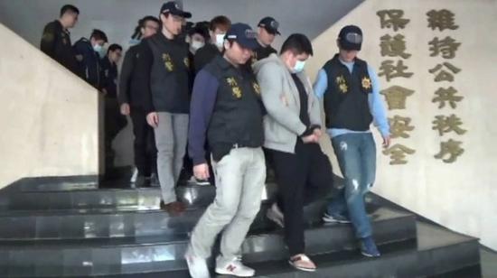 1月16日,台湾警方破获了以罗姓男子为首的诈骗集团,并于17日移送法办。(图片来源:台媒)