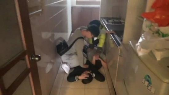 1月16日,台湾警方抓获以罗姓男子为首的诈骗集团成员。(图片来源:台媒)