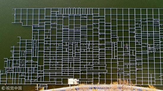 ▲在建喷泉。图据视觉中国