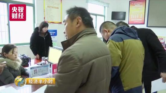 data-mcesrc=http://n.sinaimg.cn/translate/w853h480/20171227/a7xy-fypyuvc8175270.jpg