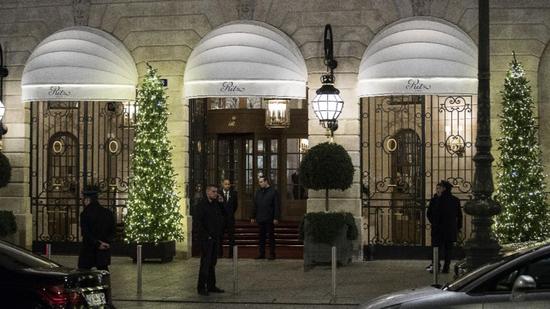 环球网:悍匪鸣枪劫巴黎豪华酒店 价值400万欧元珠宝被抢