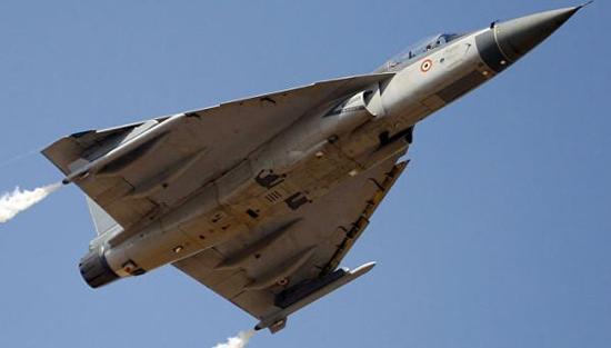 印度空军部队同意生产324架国产“光辉”战斗机。