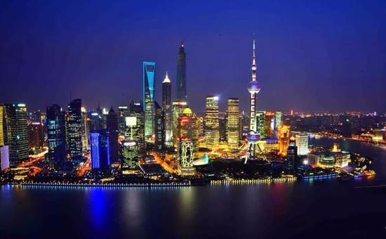 ▲上海浦东夜景 图片来源:新华社