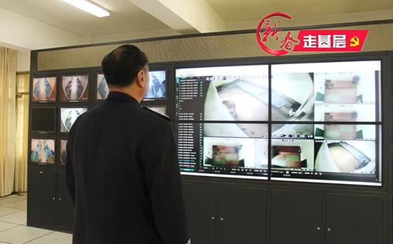 你们在看春晚,姜政委却在看着监控