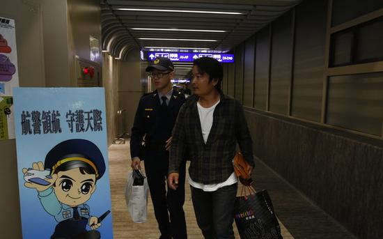 日籍男子企图在机上抽烟被制止(图源:台湾《自由时报》)