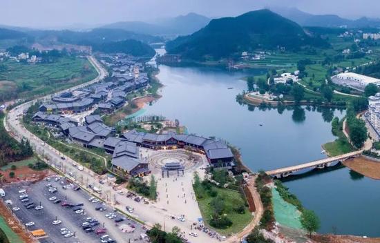 王健林丹寨争议视频中的5个亿 支持贵州丹寨旅游发展