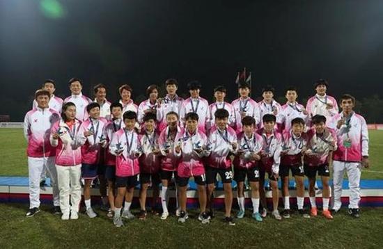 12月22日,拥有5名国脚的天津汇森女足宣布解散。在今年的本土全运会上,天津女足获得了银牌。