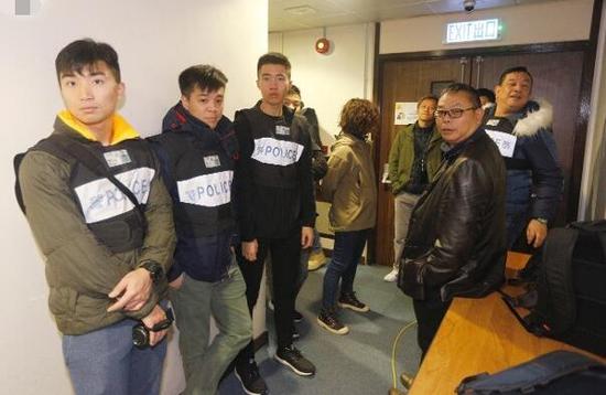 有警员到场处理。(图源:香港东网)
