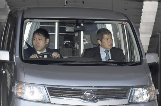 11月25日,因涉嫌杀害中国留学生江歌被捕后被移送检方的犯罪嫌疑人陈世峰所乘坐车辆。摄于警视厅。 东方IC 资料