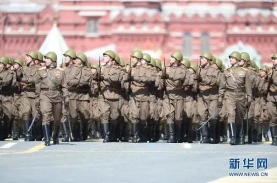 在俄罗斯首都莫斯科红场举行盛大庆典,隆重纪念卫国战争胜利70周年。新华社 资料图