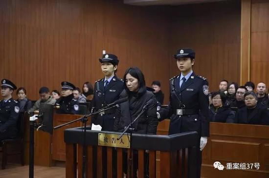 ▲2月9日,“6·22保姆纵火案”被告人莫焕晶在杭州中院听判。 图片来源/杭州中院官微