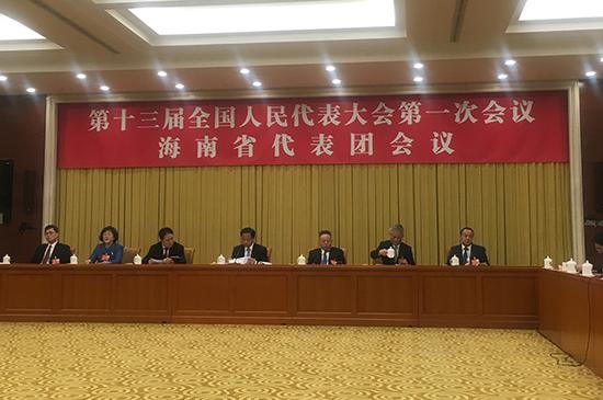 3月6日下午,十三届全国人大一次会议海南省代表团团组开放。