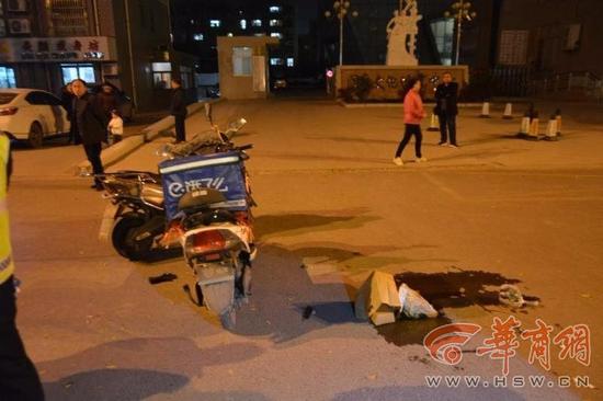 原标题:阎良美团外卖小哥边骑车边刷单 撞上饿了么外卖员