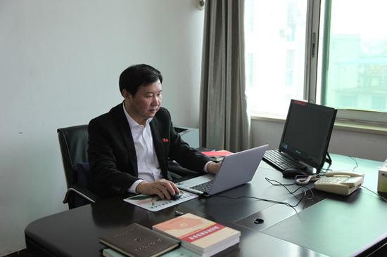 张胜工作近照