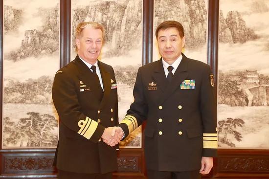 沈金龙会见澳大利亚海军司令