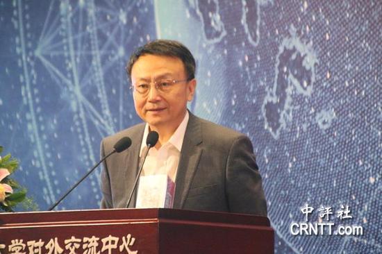 北京大学国际关系学院院长、教授贾庆国