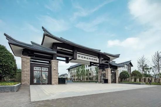 王健林丹寨争议视频中的5个亿 支持贵州丹寨旅游发展