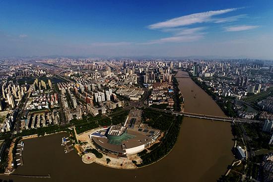 去年宁波全市实现地区生产总值9846.9亿元。视觉中国 资料