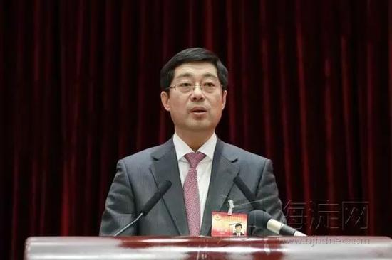 并以雄安新区党工委委员,管委会副主任的身份公开亮相