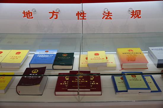 法工委今年将推动审查研究地方政府规章。视觉中国 资料