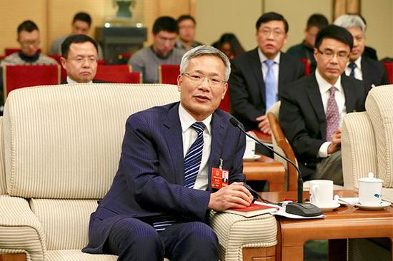 3月6日,唐海龙代表在上海代表团开放日上回答记者提问。澎湃新闻记者 赵昀 图