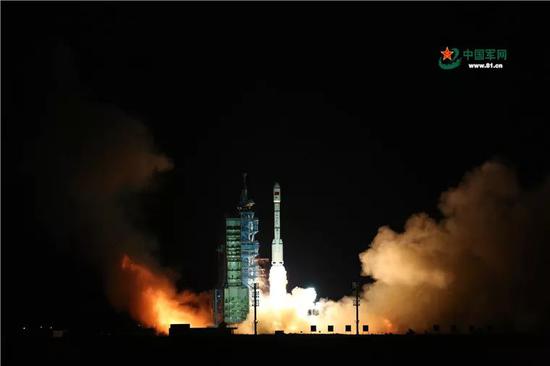 2016年9月15日,中国在酒泉卫星发射中心用长征二号F T2火箭将天宫二号空间实验室发射升空。