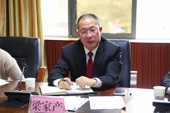上思法院党组副书记,副院长梁家产发言