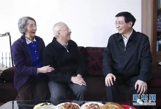 王沪宁在陈佳洱家中