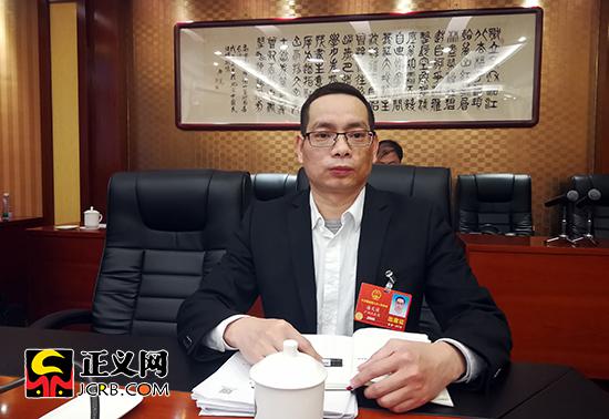 全国人大代表,广西壮族自治区玉林市农业生态与资源保护站副站长潘文