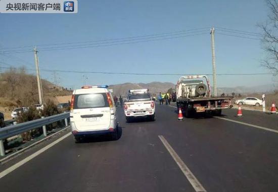 央视新闻:陕西韩城发生两车相撞事故 致2死2伤