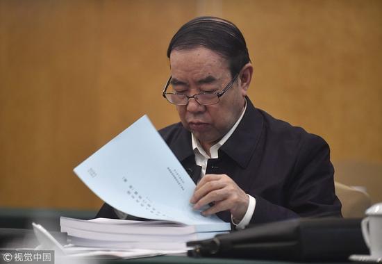 3月8日,全国人大代表贾平凹参加十三届全国人大一次会议陕西代表团会议。 图自视觉中国