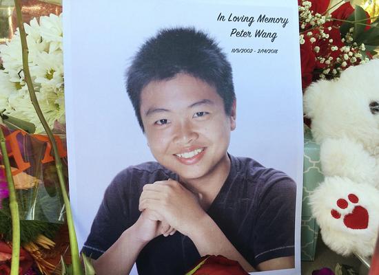 15岁的华裔少年王蒙杰,在美国佛罗里达枪击案中为救人遇难